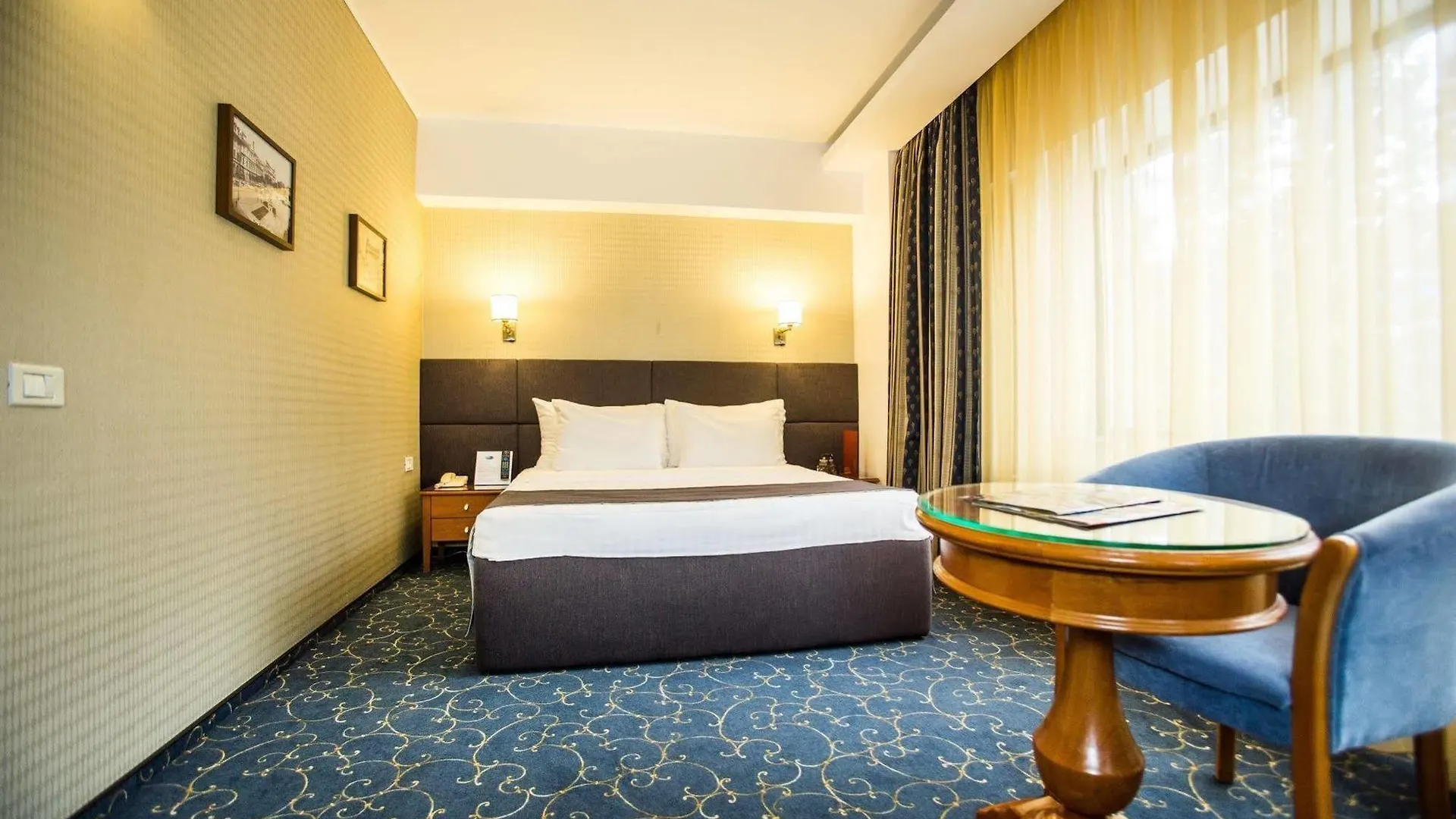 Crystal Palace Hotel Bucarest 4*,