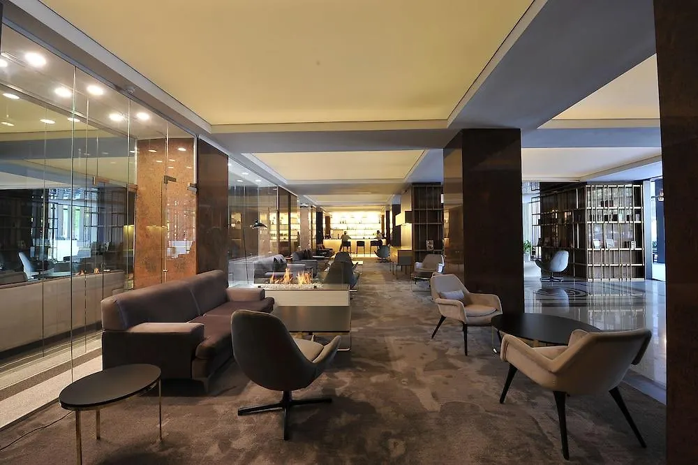 ****  Crystal Palace Hotel Bukarest Románia