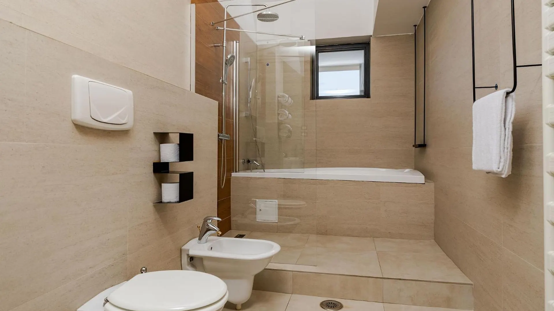 Crystal Palace Hotel Bukarest