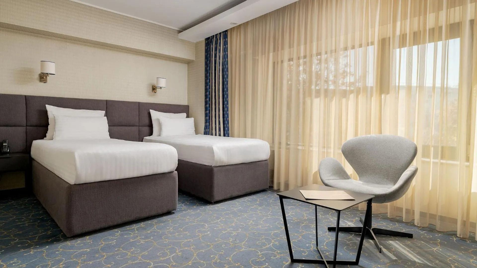 Crystal Palace Hotel Bukarest 4*,